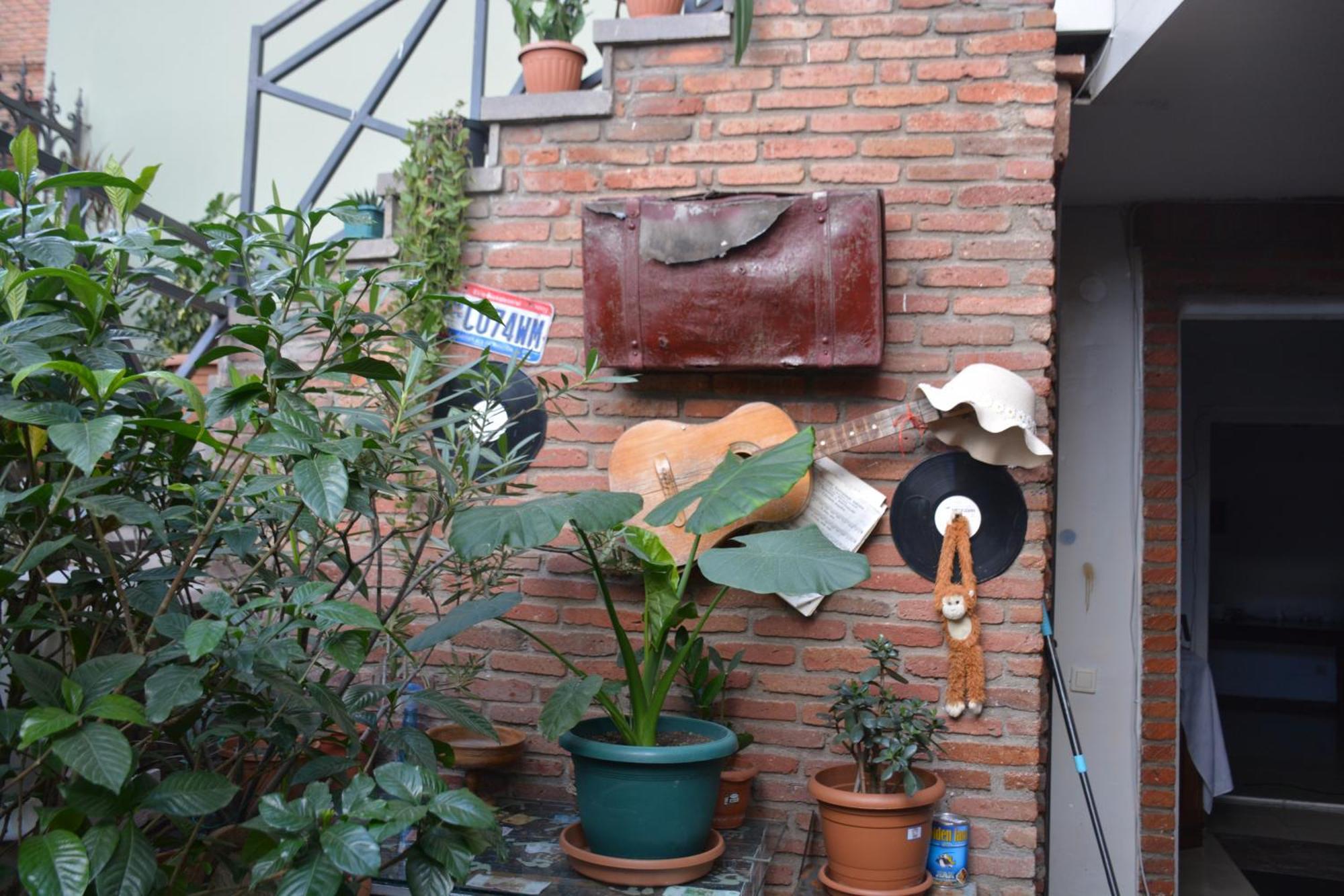 Old House Luca Hotel Tbilisi Exterior foto